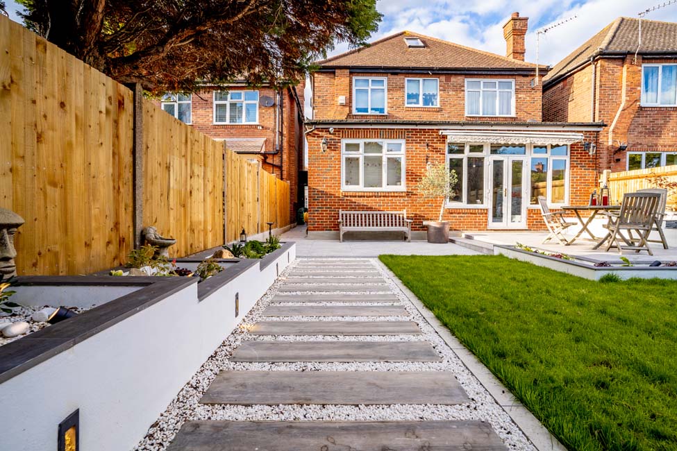 Ealing Garden — photo 11